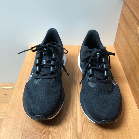 Nike Women's Air Zoom Winflo 9 Running Shoes (Black) - Picture 3 of 11